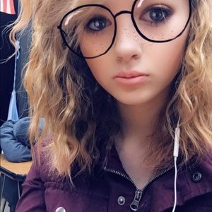 Meet your Posher, Eva